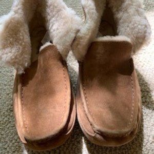 UGG Suede Sheepskin Cuff Moccasin US 7 womens